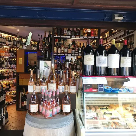 17 Rue Du Docteur Rostan *