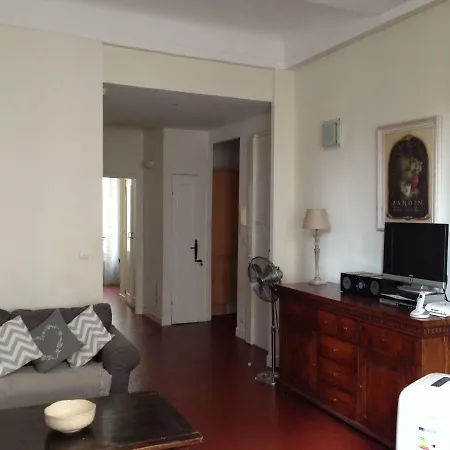 17 Rue Du Docteur Rostan * Antibes