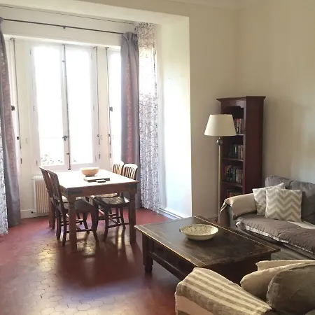 17 Rue Du Docteur Rostan * Antibes