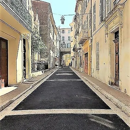17 Rue Du Docteur Rostan * Antibes